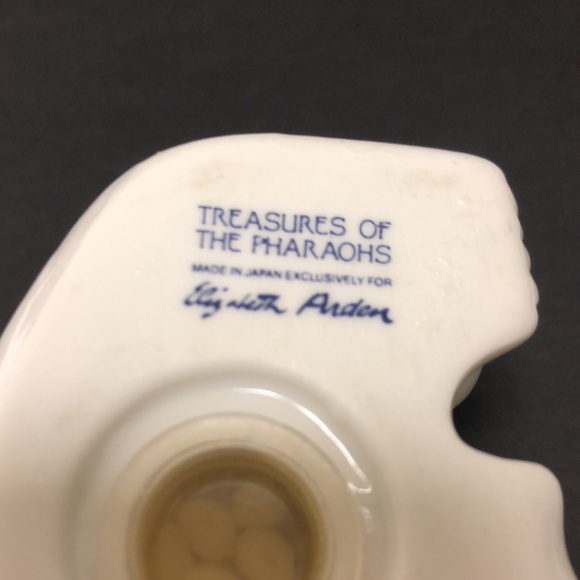 Elizabeth Arden: The Treasure of the Pharaohs Cat Pomander - Picture 7 of 7